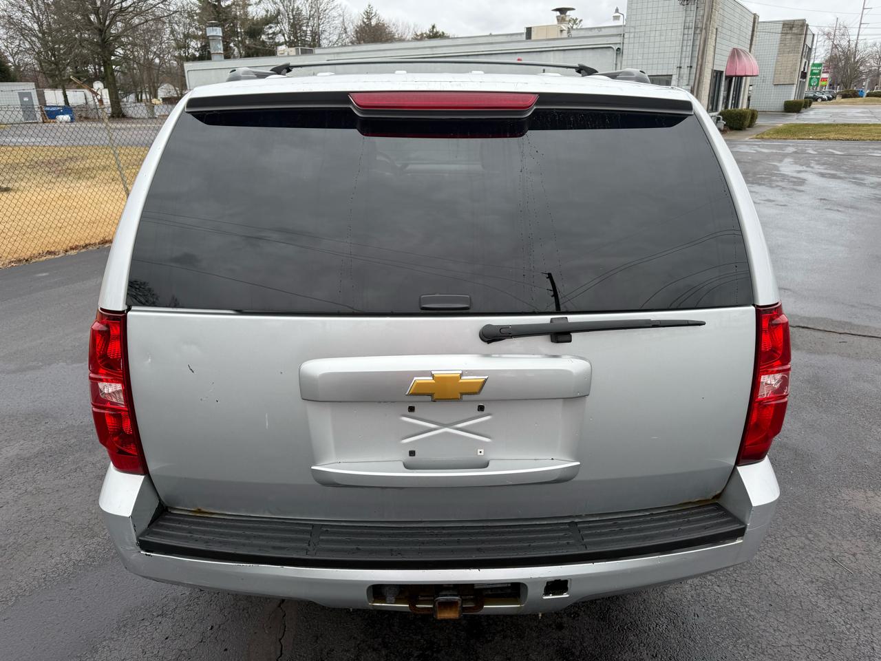 Chevrolet Suburban 2WD 4dr 1500 LS 2012