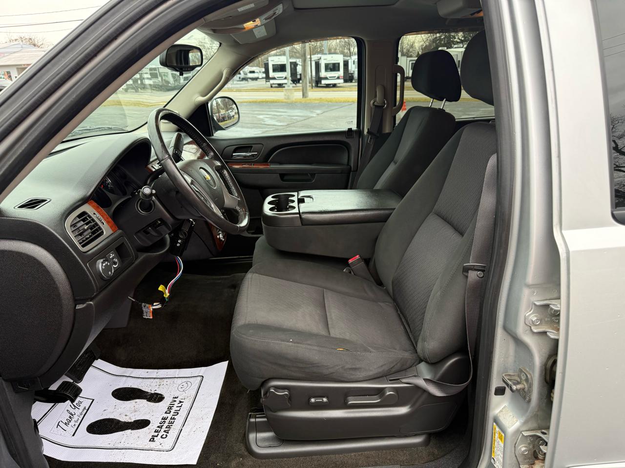 Chevrolet Suburban 2WD 4dr 1500 LS 2012