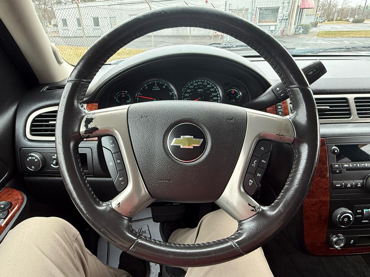 Chevrolet Suburban 2WD 4dr 1500 LS 2012