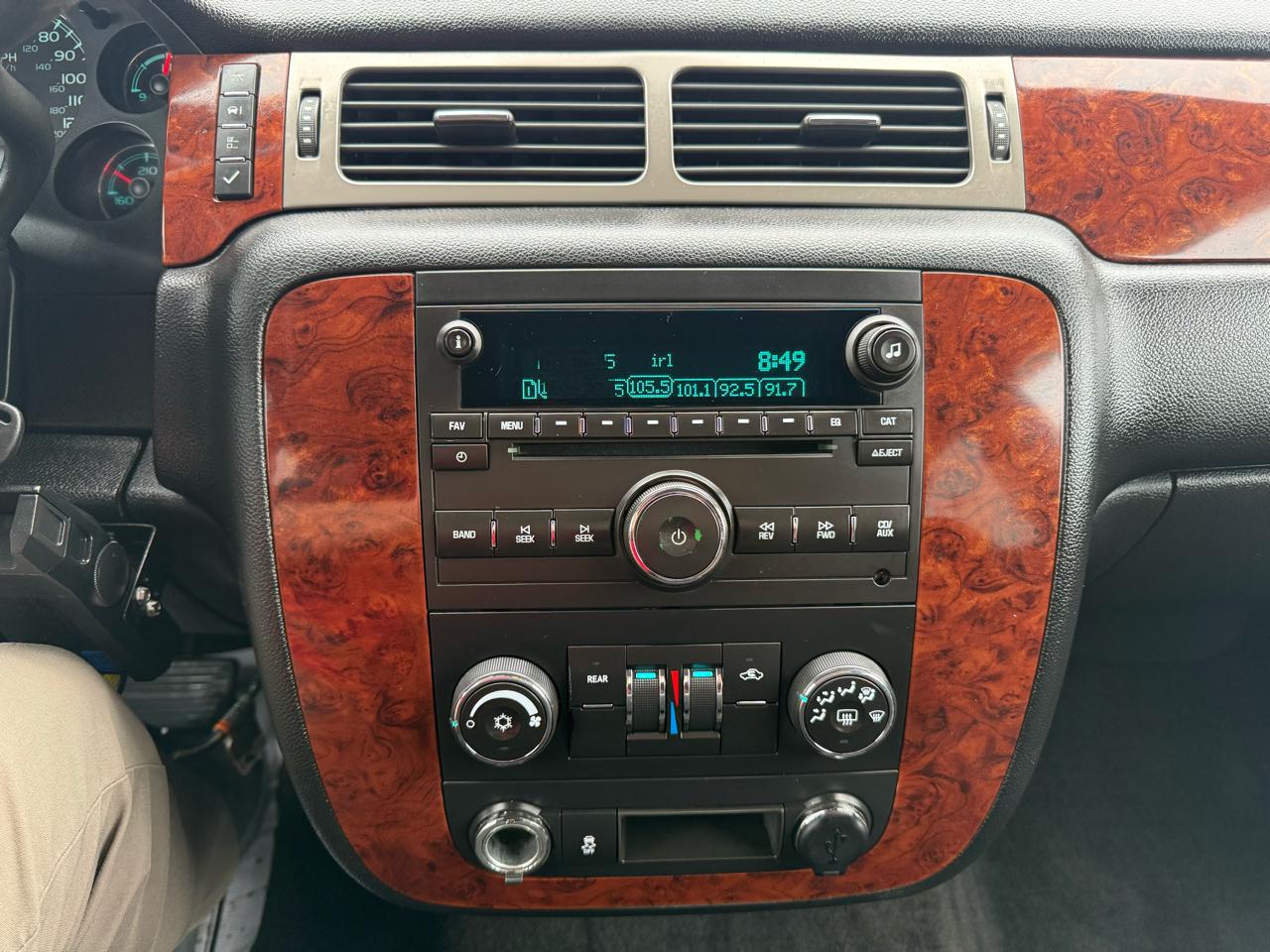 Chevrolet Suburban 2WD 4dr 1500 LS 2012