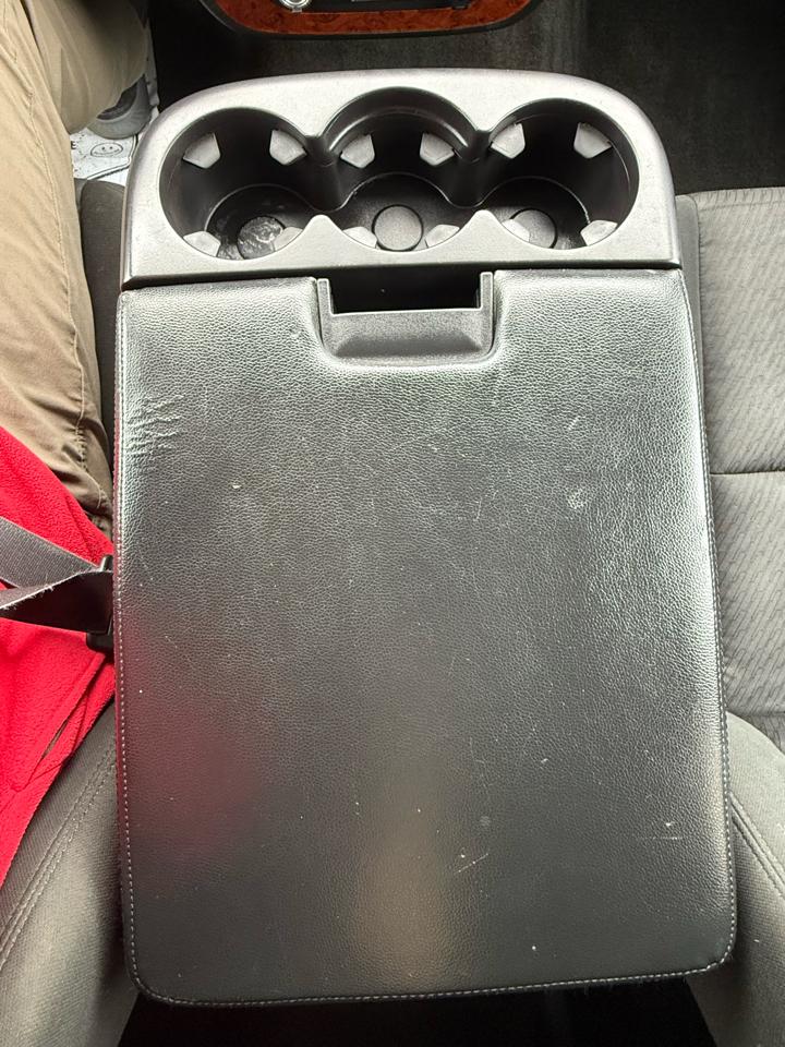 Chevrolet Suburban 2WD 4dr 1500 LS 2012