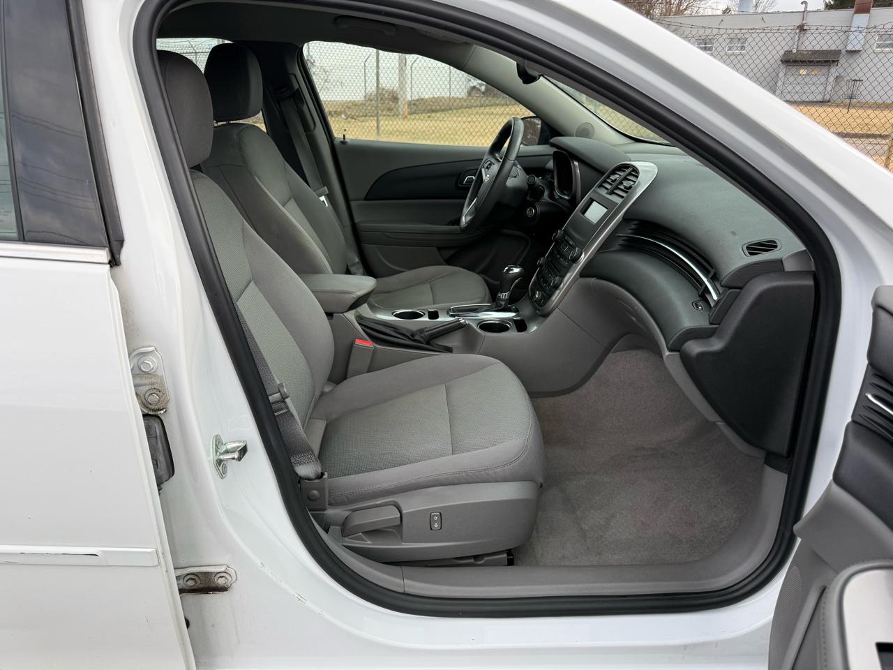 Chevrolet Malibu 4dr Sdn LS w/1LS 2015