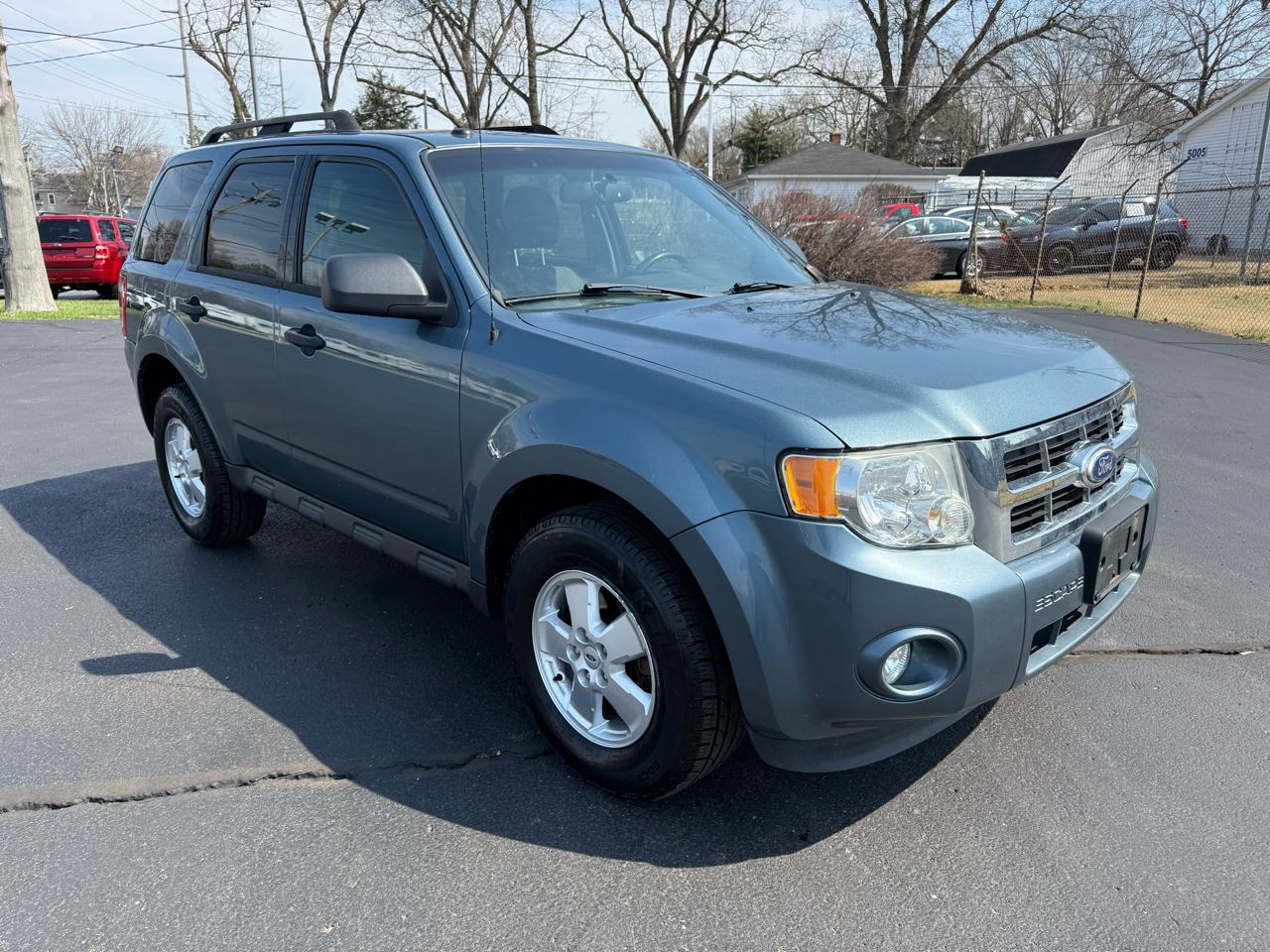 Ford Escape FWD 4dr XLT 2011