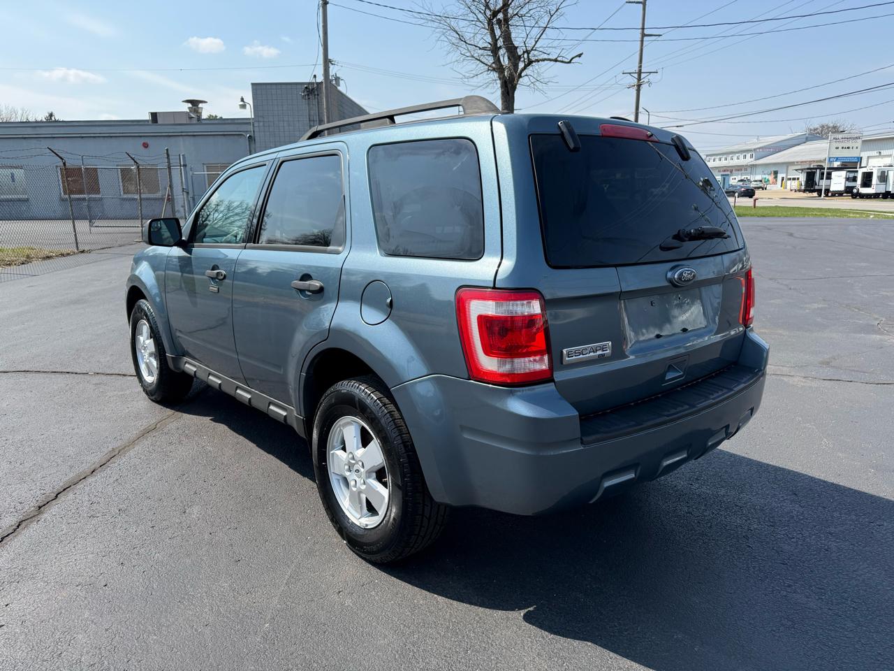 Ford Escape FWD 4dr XLT 2011