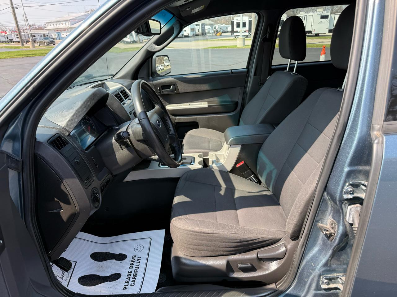 Ford Escape FWD 4dr XLT 2011