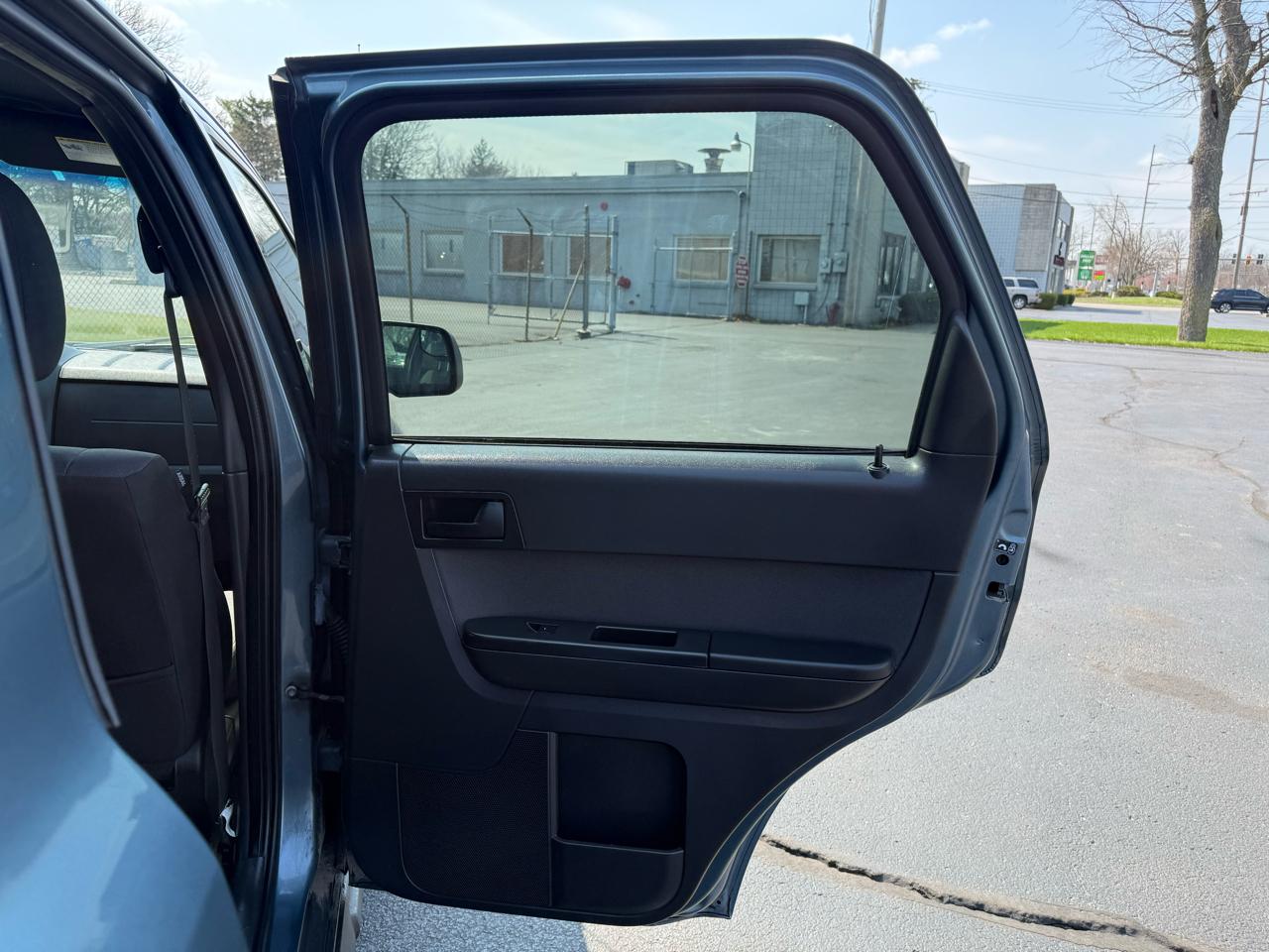 Ford Escape FWD 4dr XLT 2011