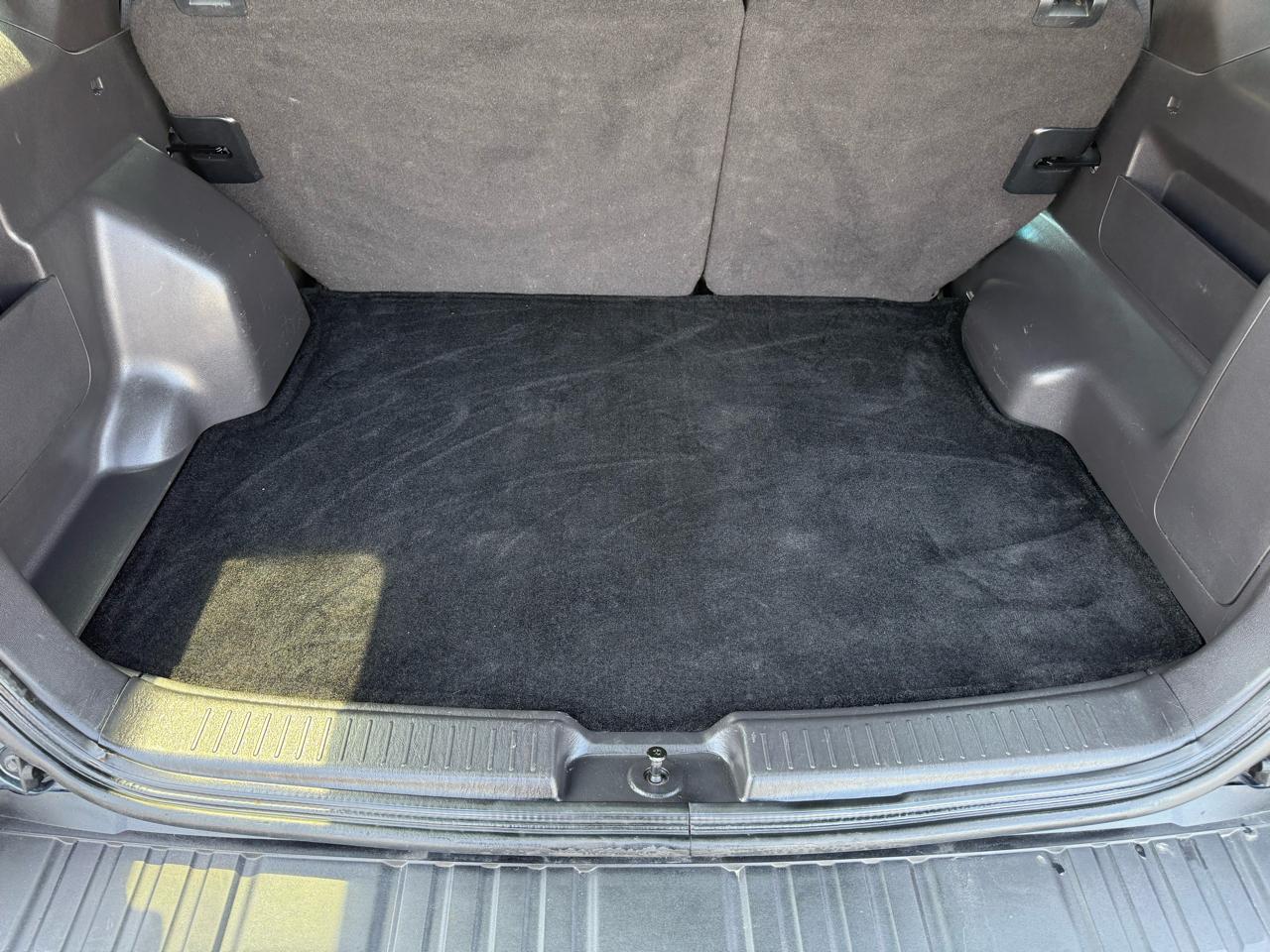 Ford Escape FWD 4dr XLT 2011