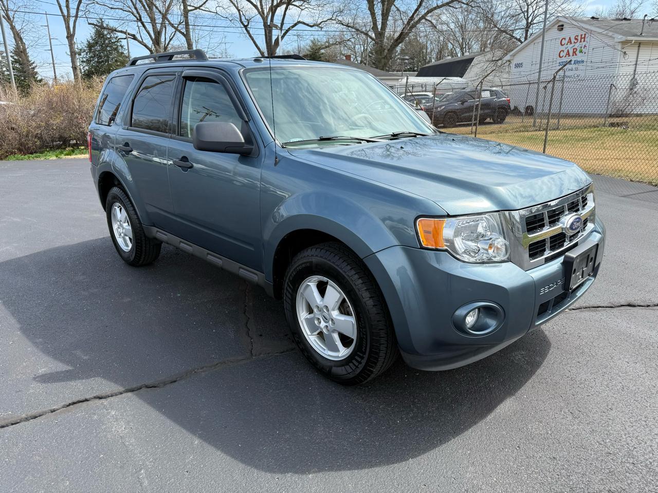 Ford Escape FWD 4dr XLT 2011