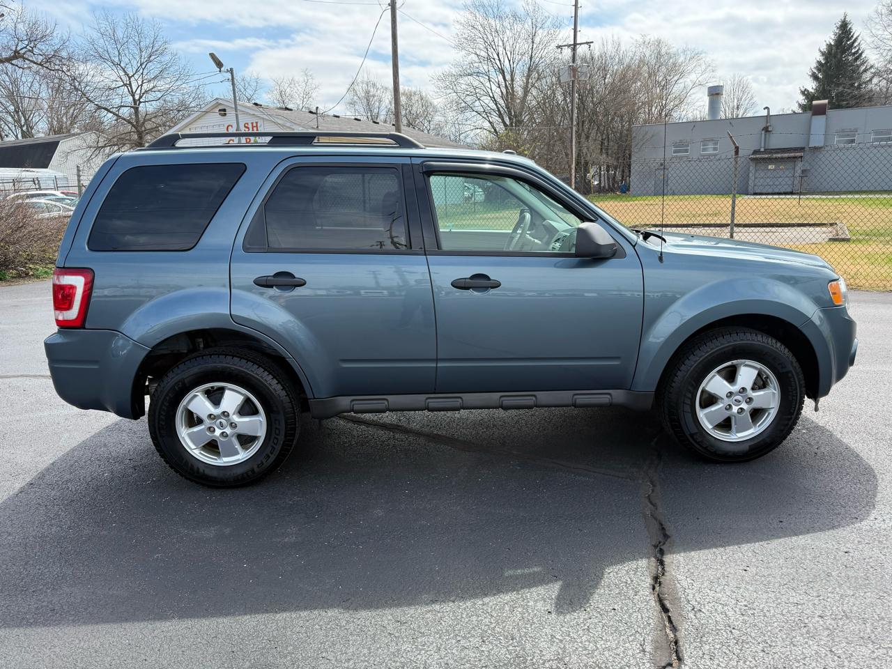 Ford Escape FWD 4dr XLT 2011