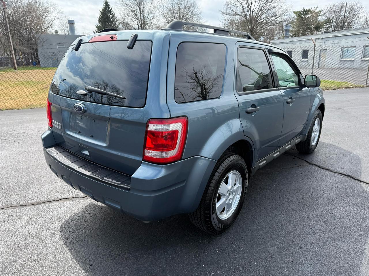 Ford Escape FWD 4dr XLT 2011