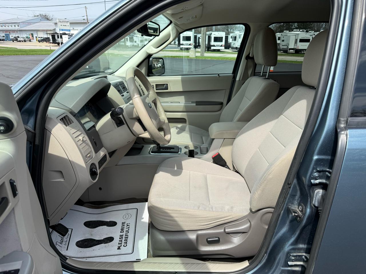 Ford Escape FWD 4dr XLT 2011