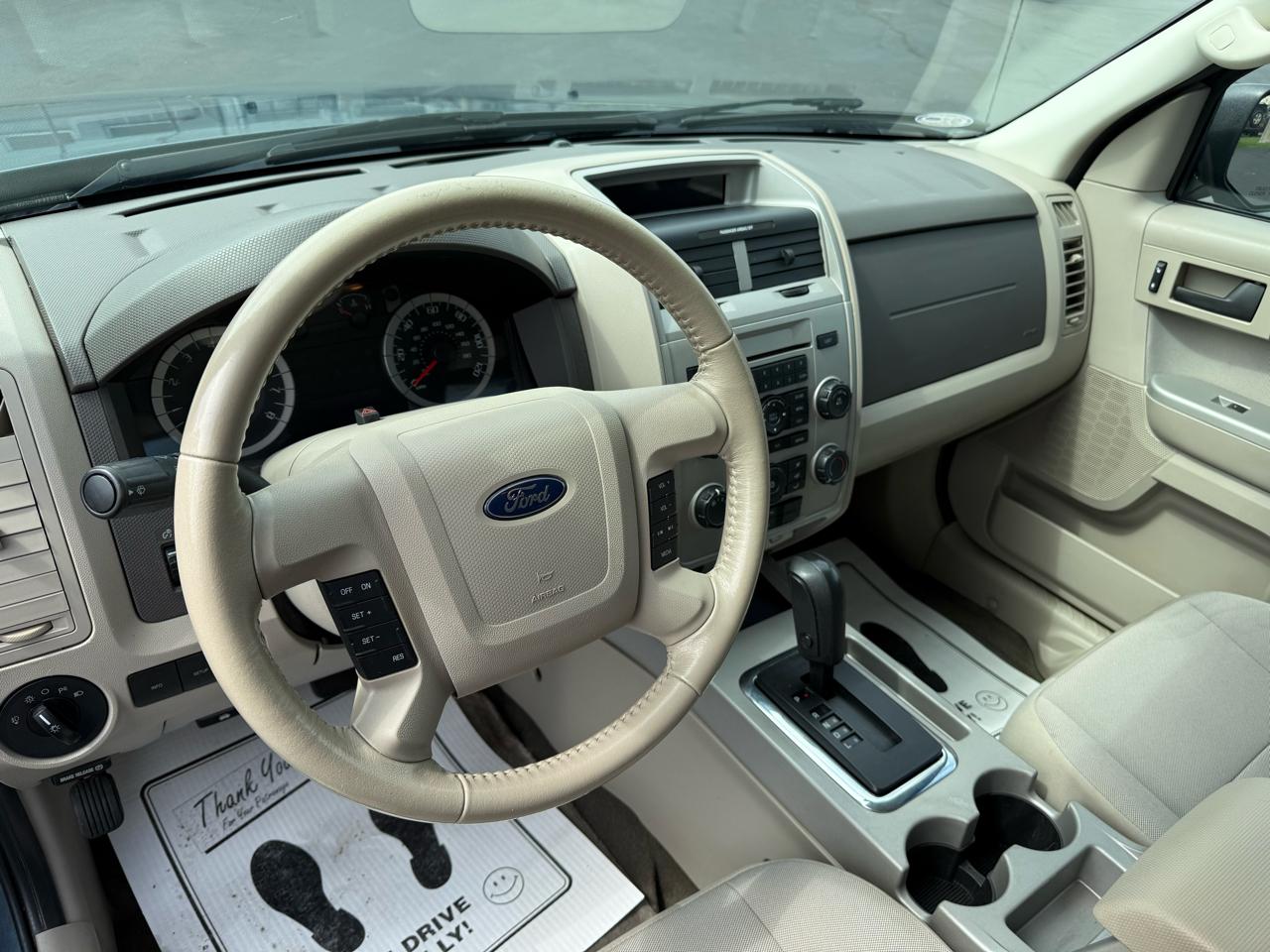 Ford Escape FWD 4dr XLT 2011