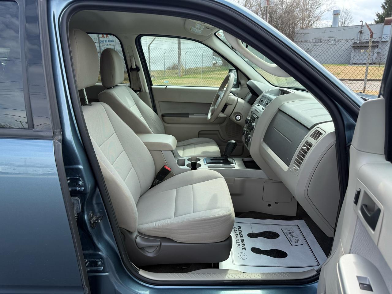 Ford Escape FWD 4dr XLT 2011