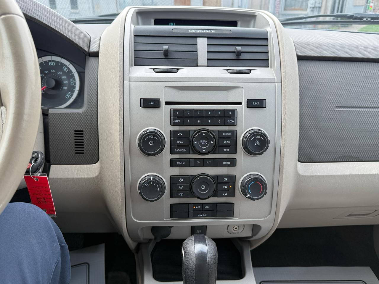 Ford Escape FWD 4dr XLT 2011