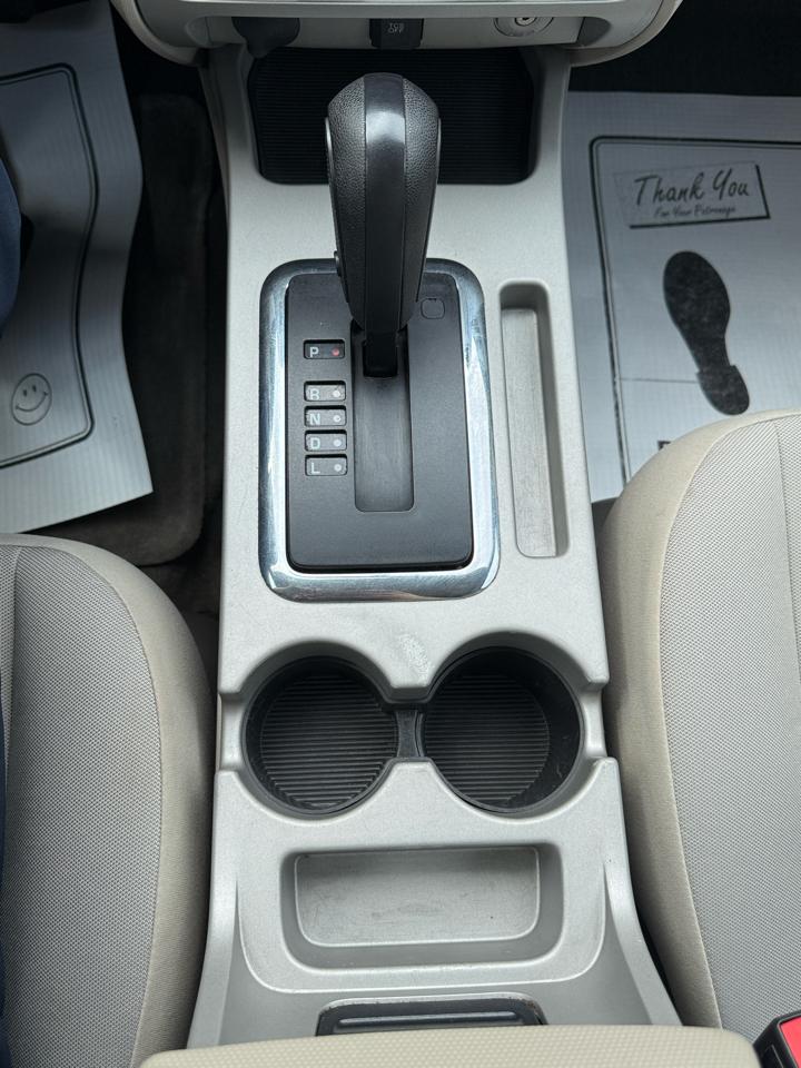 Ford Escape FWD 4dr XLT 2011