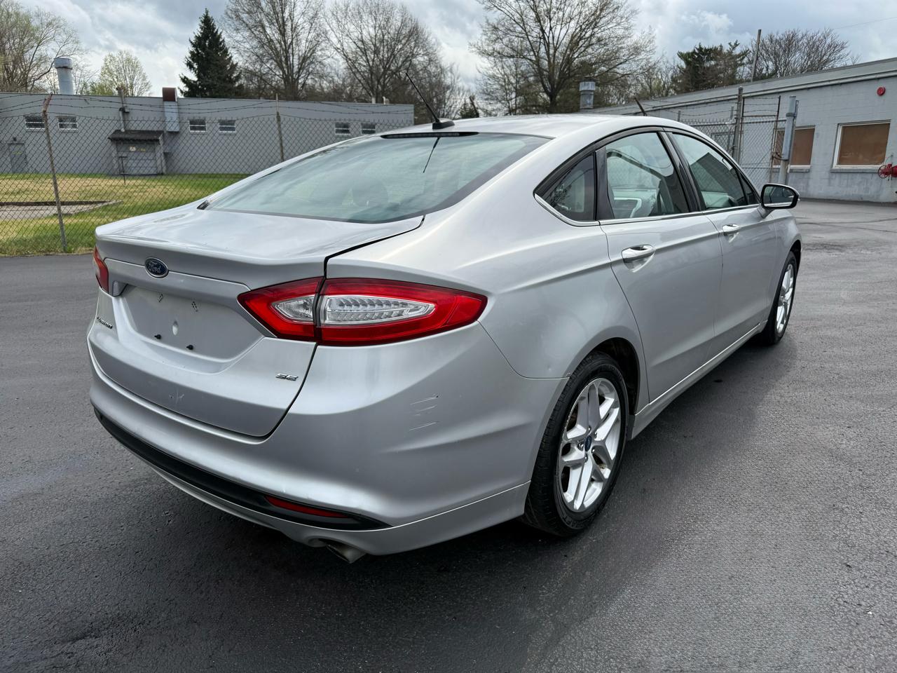 Ford Fusion 4dr Sdn SE FWD 2013