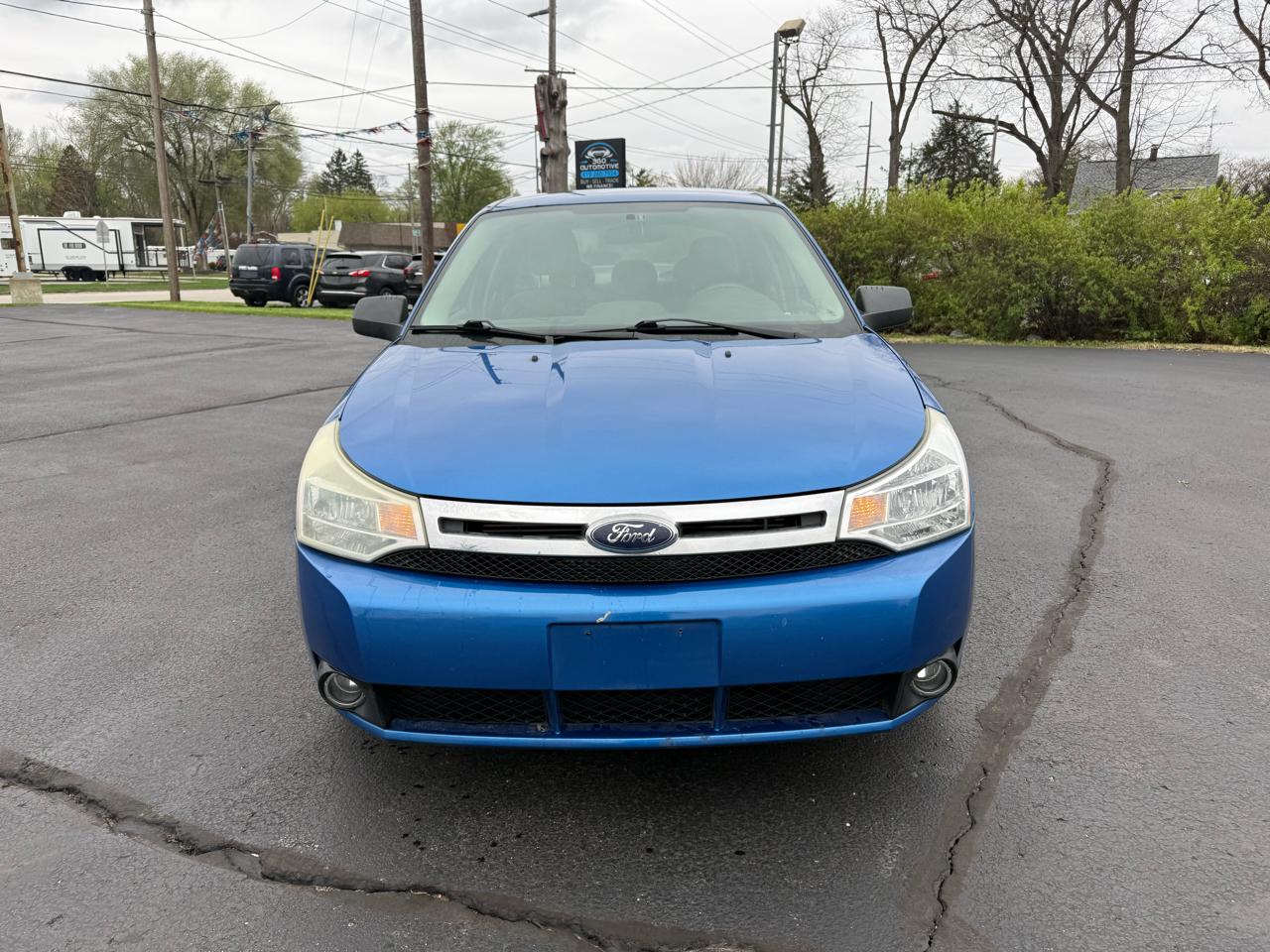 Ford Focus 4dr Sdn SE 2010