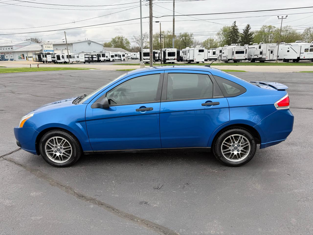 Ford Focus 4dr Sdn SE 2010