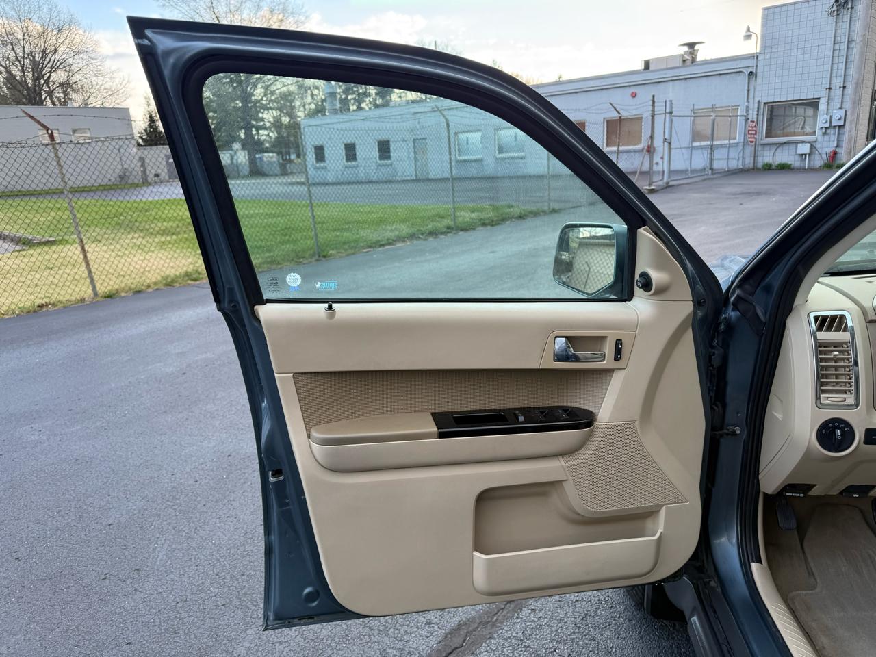 Ford Escape FWD 4dr Limited 2012