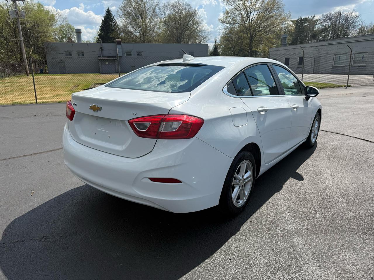 Chevrolet Cruze 4dr Sdn 1.4L LT w/1SD 2017