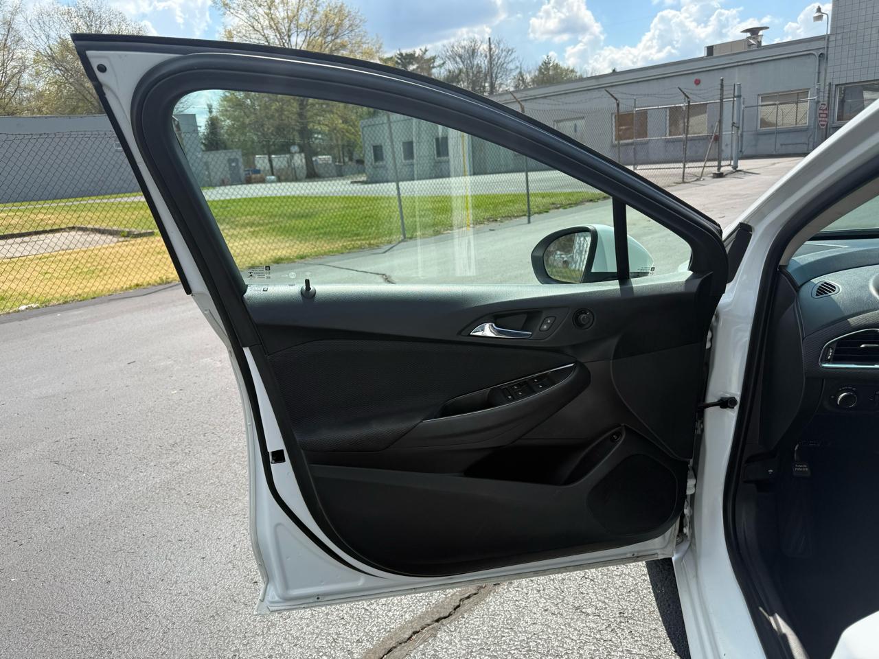 Chevrolet Cruze 4dr Sdn 1.4L LT w/1SD 2017