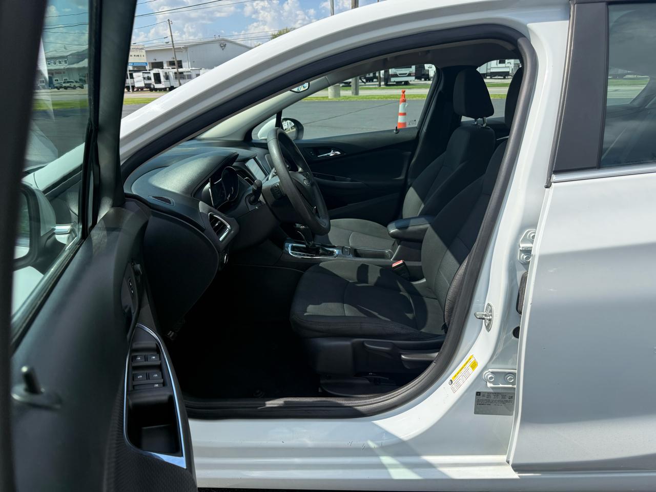 Chevrolet Cruze 4dr Sdn 1.4L LT w/1SD 2017