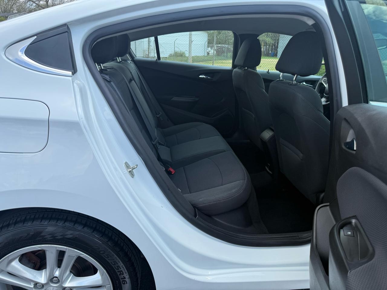 Chevrolet Cruze 4dr Sdn 1.4L LT w/1SD 2017