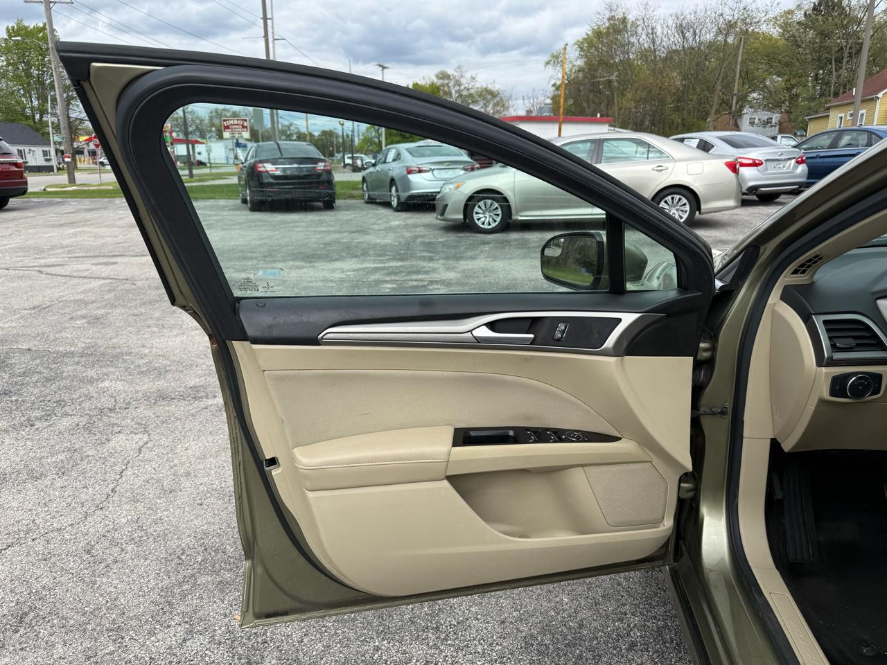 Ford Fusion 4dr Sdn SE FWD 2013