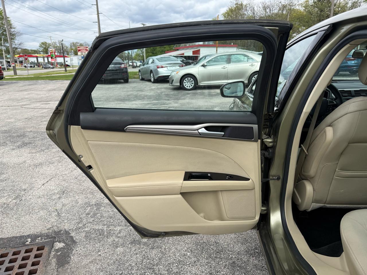 Ford Fusion 4dr Sdn SE FWD 2013