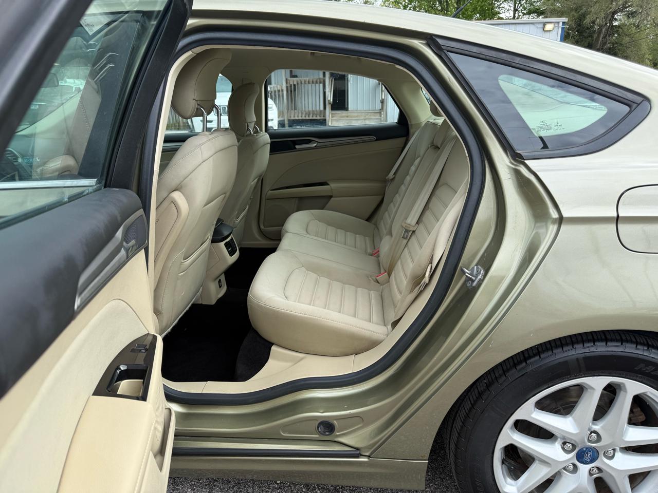 Ford Fusion 4dr Sdn SE FWD 2013