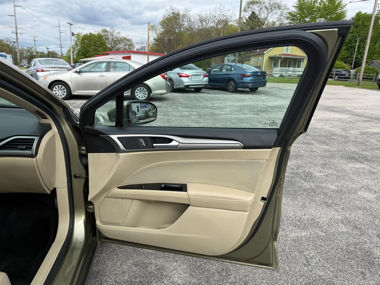 Ford Fusion 4dr Sdn SE FWD 2013