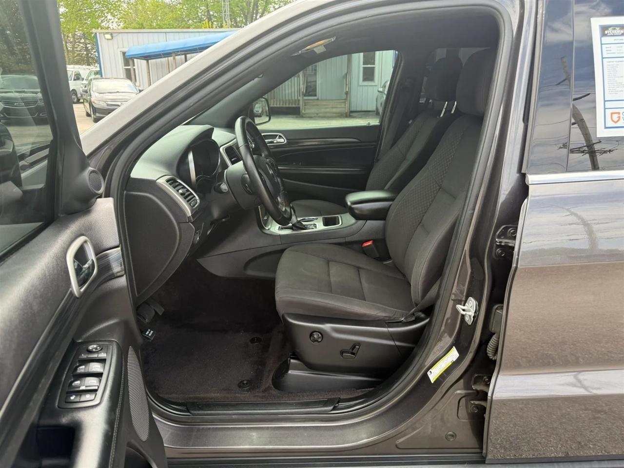 Jeep Grand Cherokee Laredo 4WD 2019