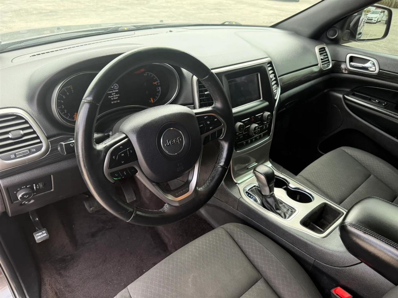 Jeep Grand Cherokee Laredo 4WD 2019
