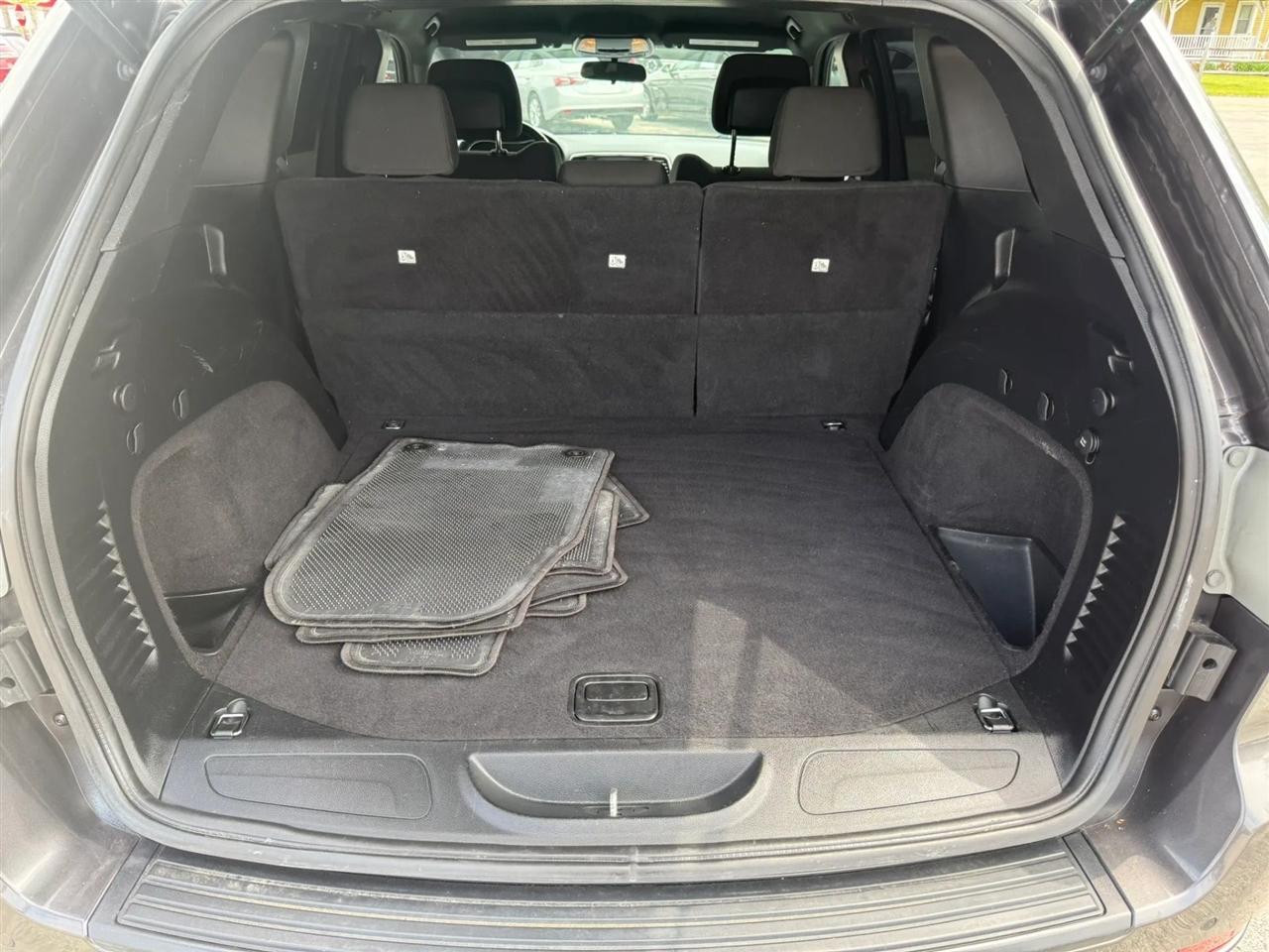 Jeep Grand Cherokee Laredo 4WD 2019