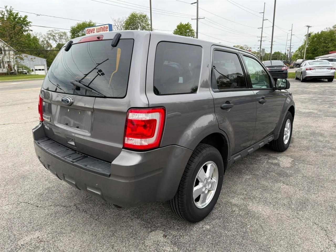 Ford Escape XLS FWD 2010