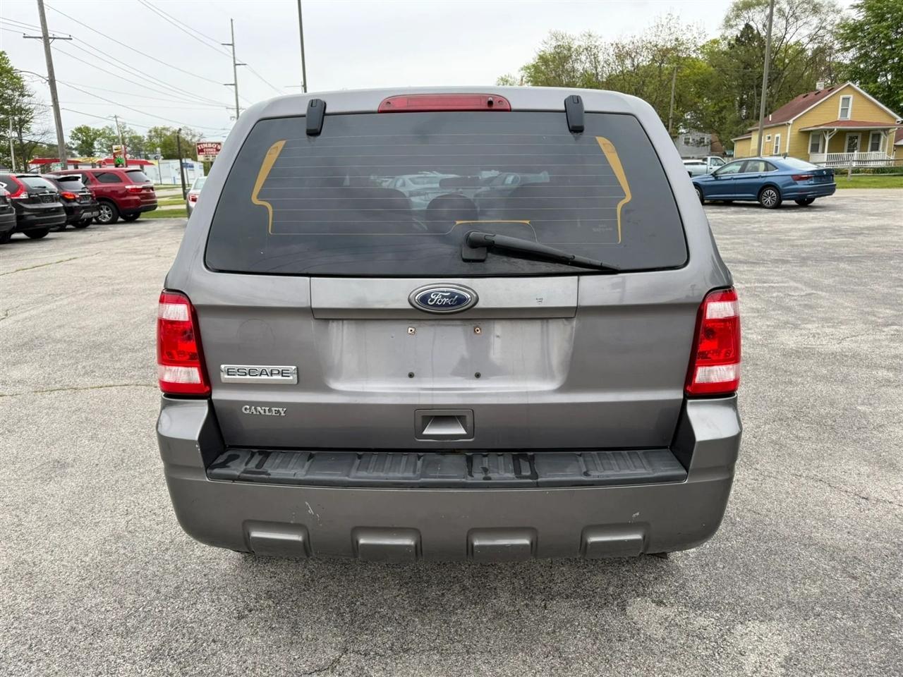 Ford Escape XLS FWD 2010
