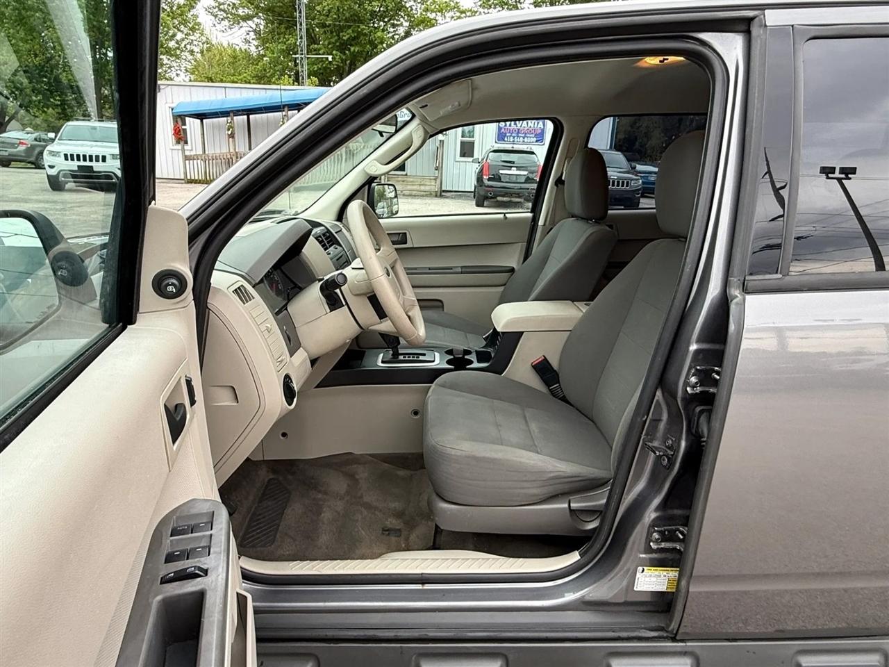 Ford Escape XLS FWD 2010