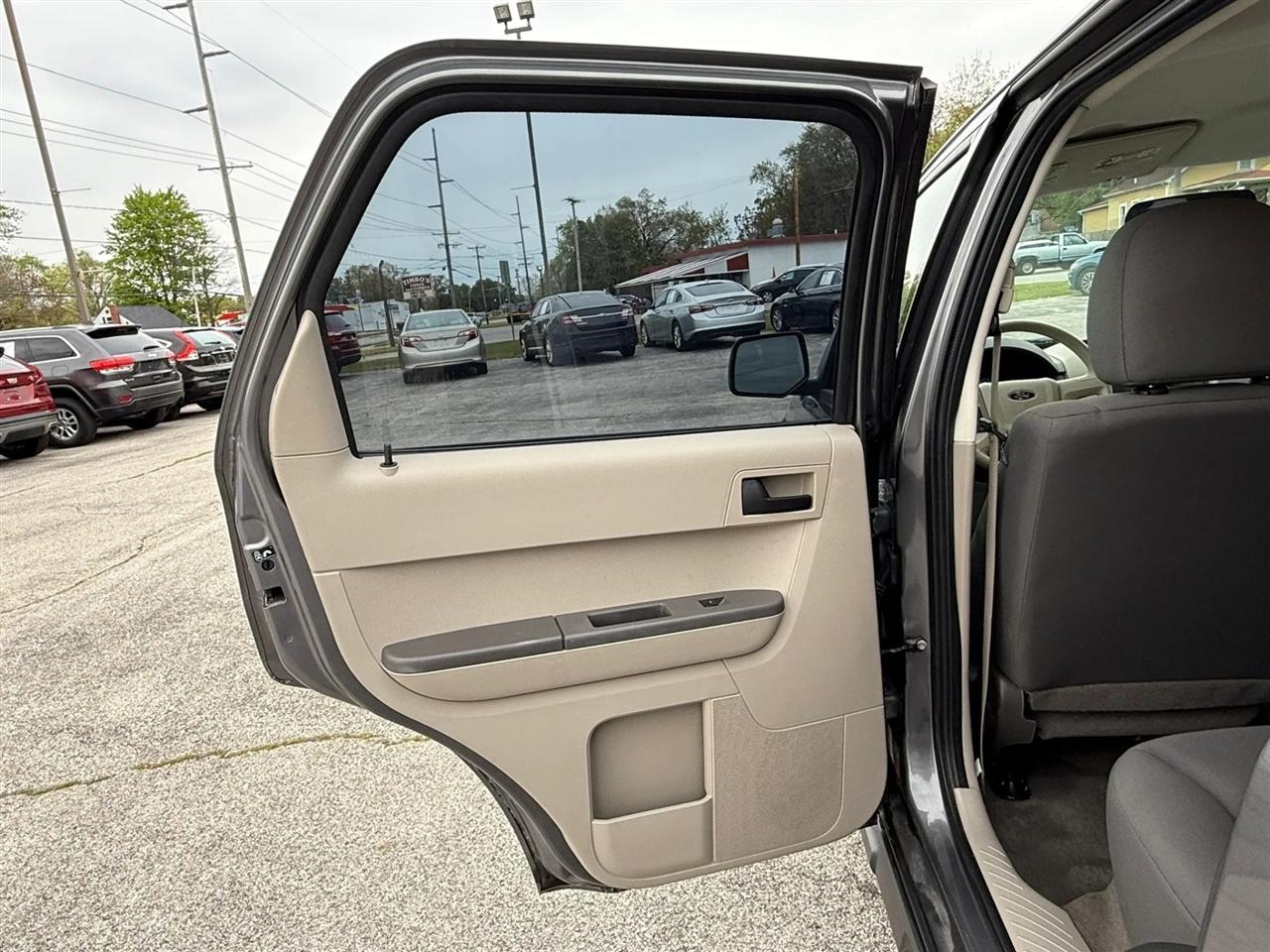 Ford Escape XLS FWD 2010