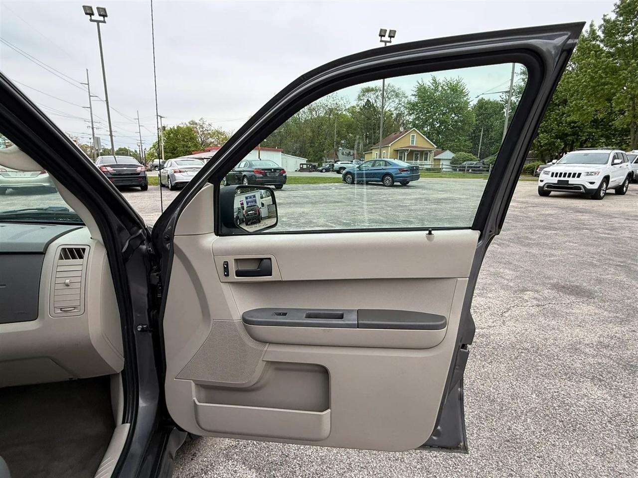 Ford Escape XLS FWD 2010