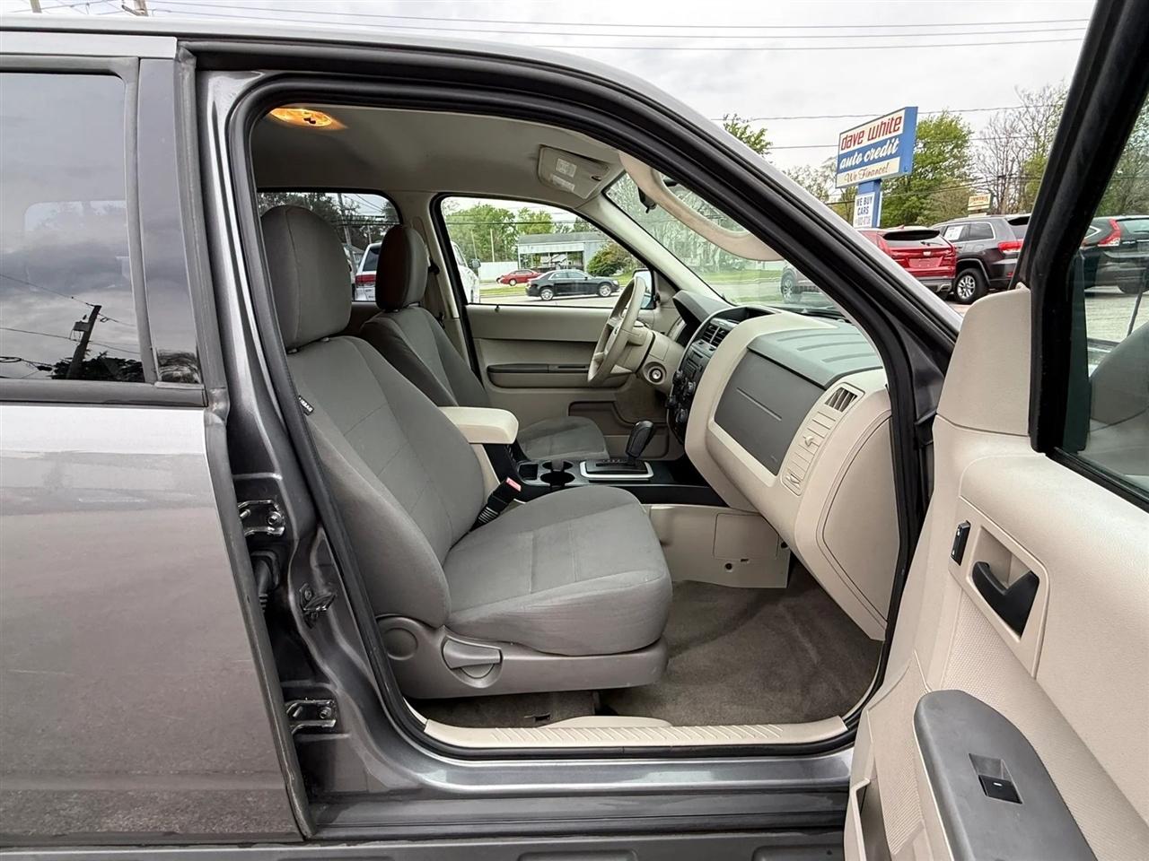 Ford Escape XLS FWD 2010