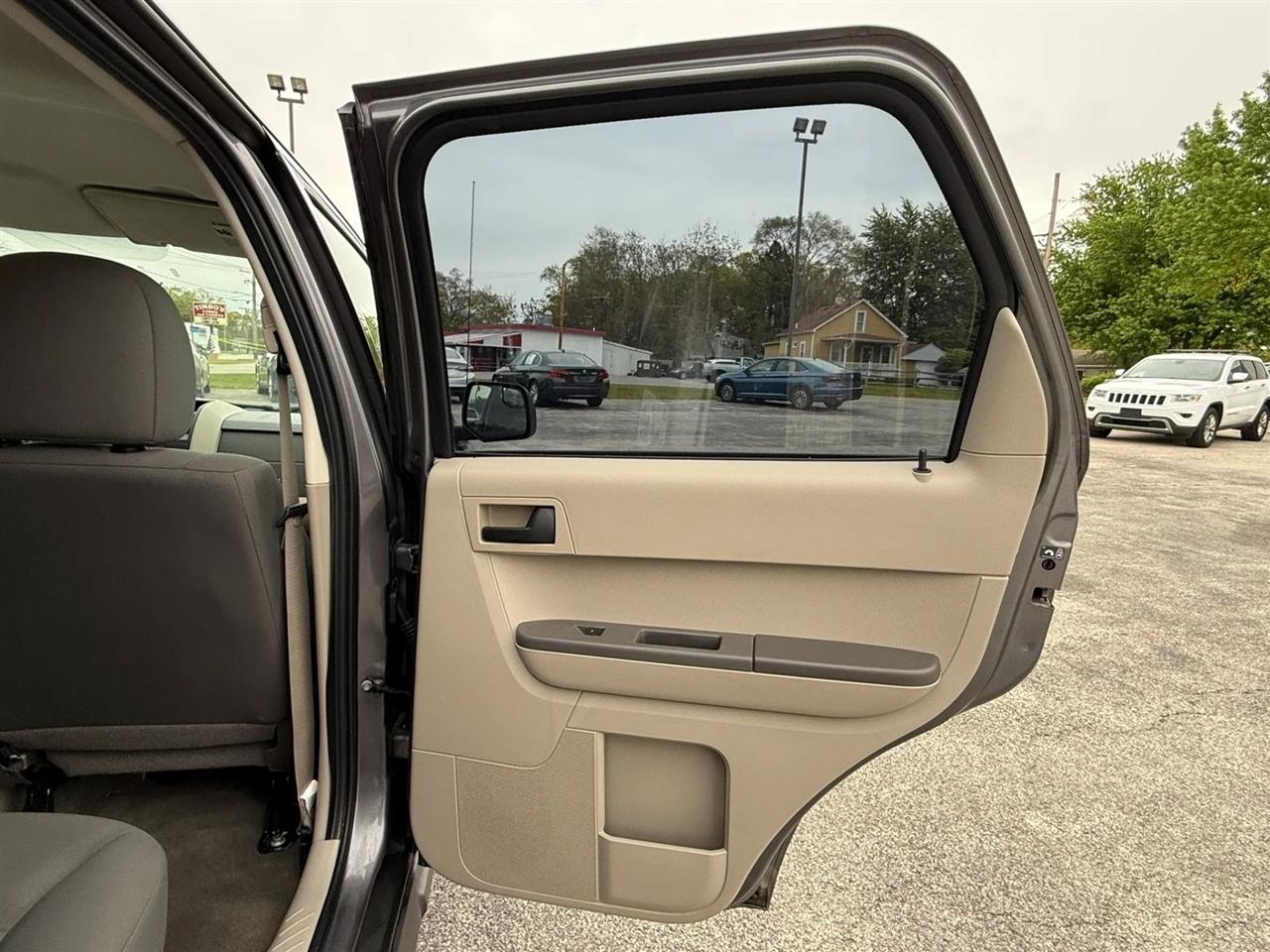 Ford Escape XLS FWD 2010