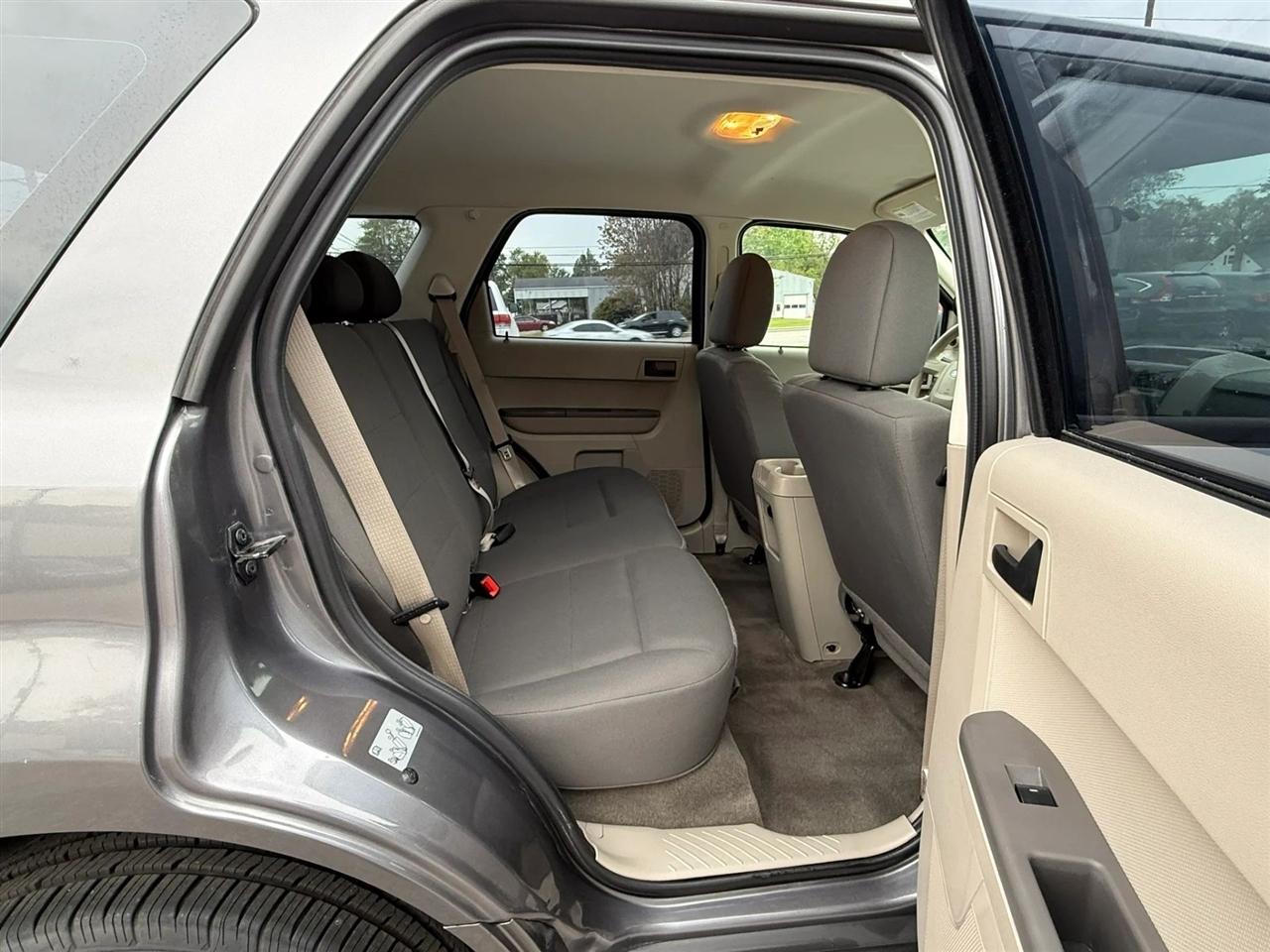 Ford Escape XLS FWD 2010