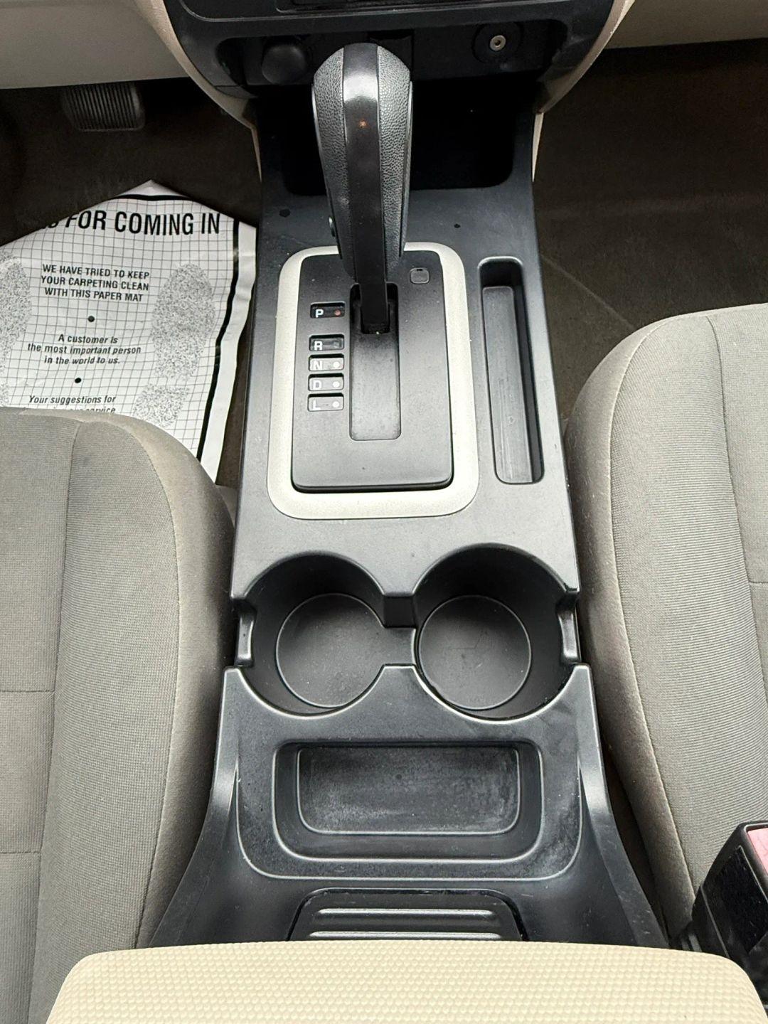Ford Escape XLS FWD 2010