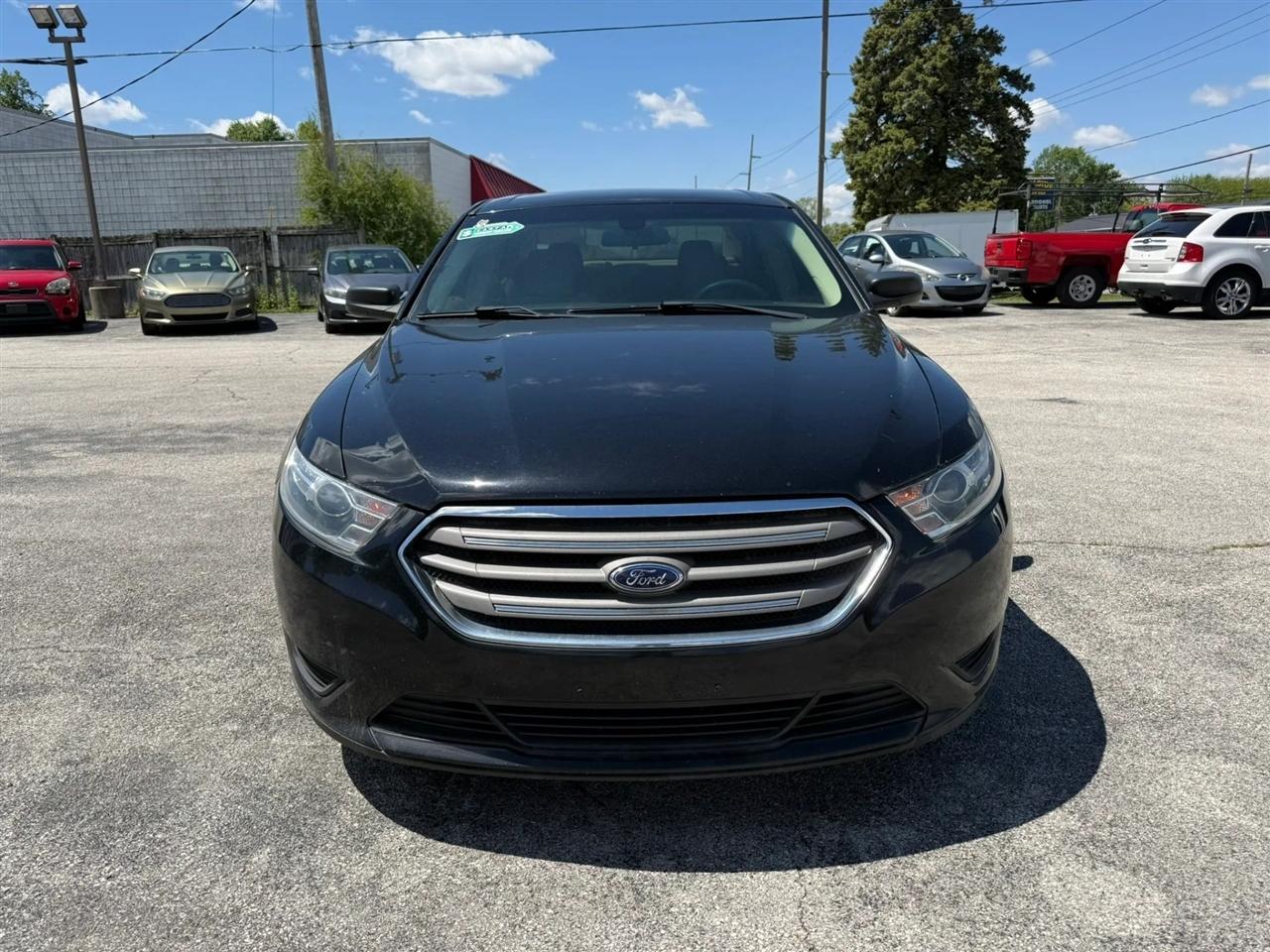 Ford Taurus SE FWD 2018