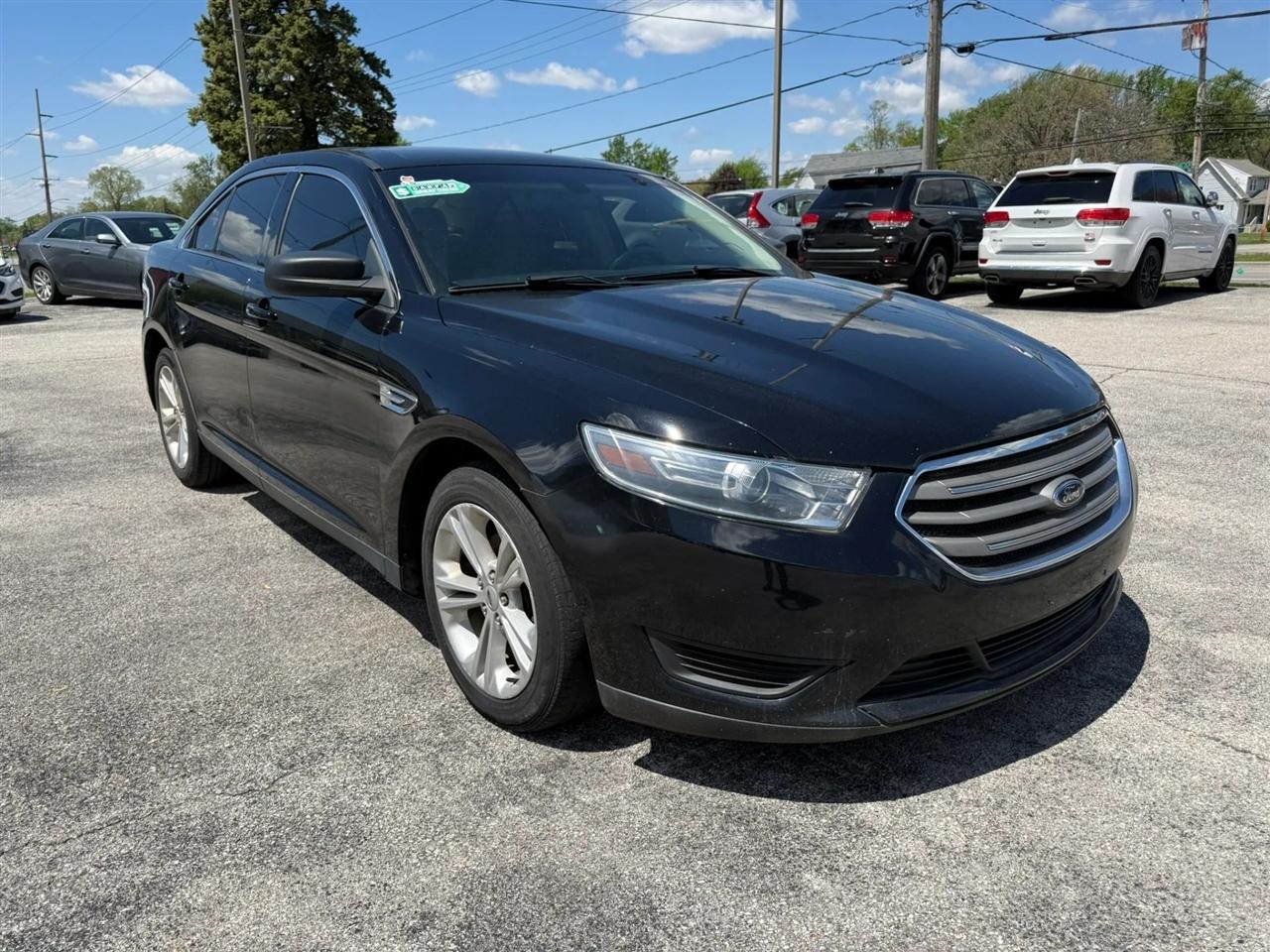 Ford Taurus SE FWD 2018