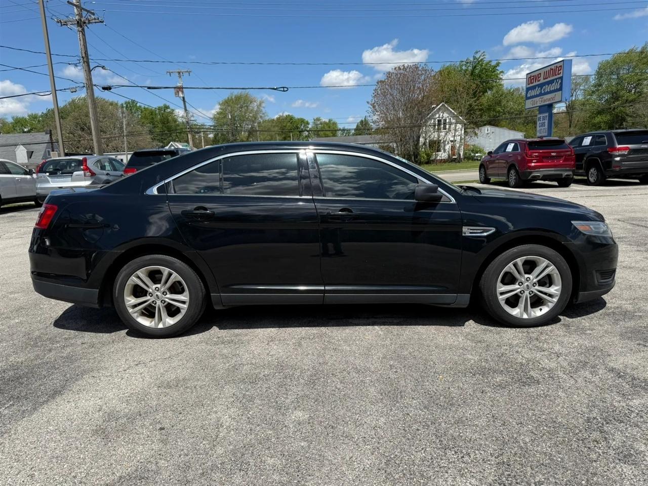 Ford Taurus SE FWD 2018
