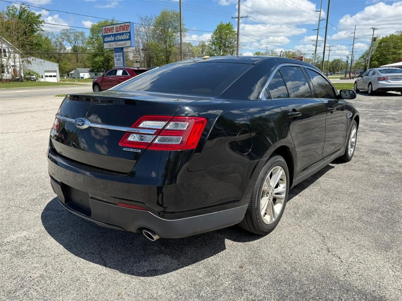 Ford Taurus SE FWD 2018