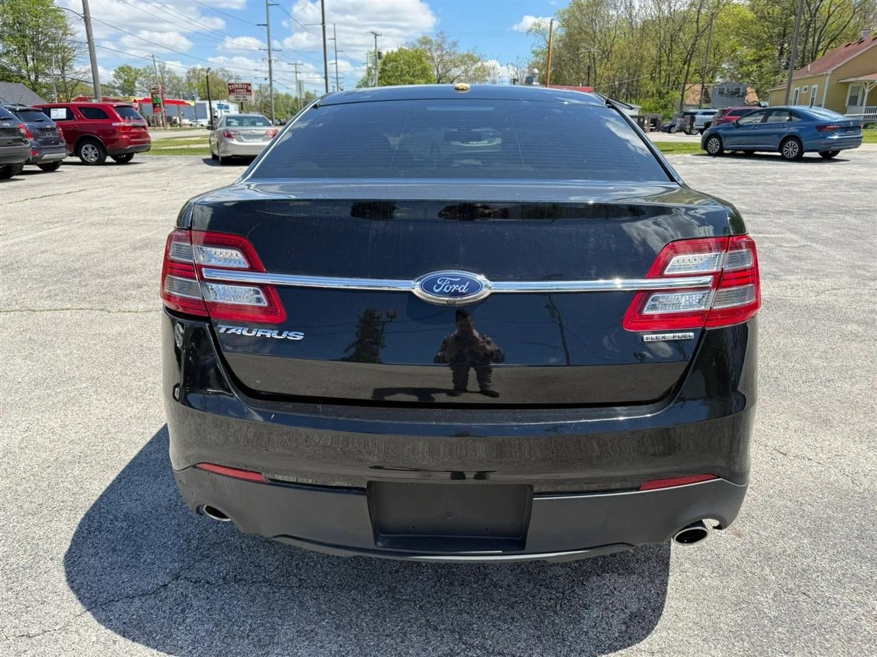 Ford Taurus SE FWD 2018
