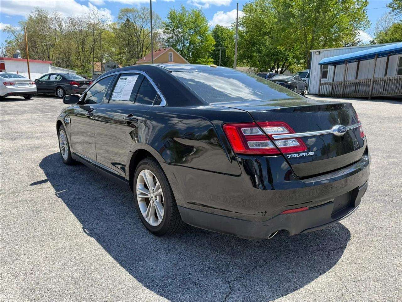 Ford Taurus SE FWD 2018