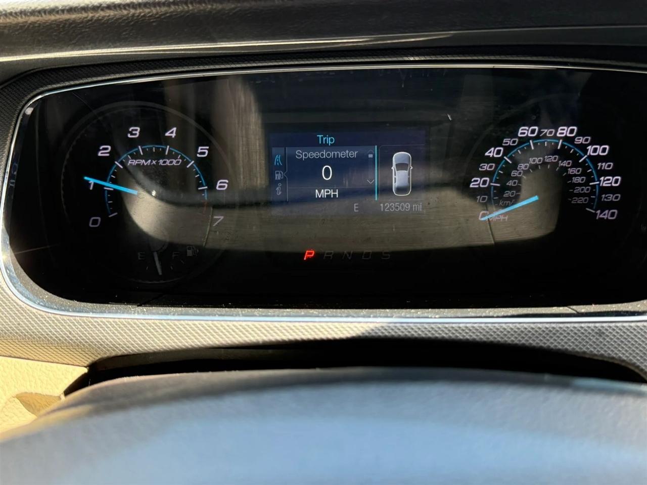 Ford Taurus SE FWD 2018